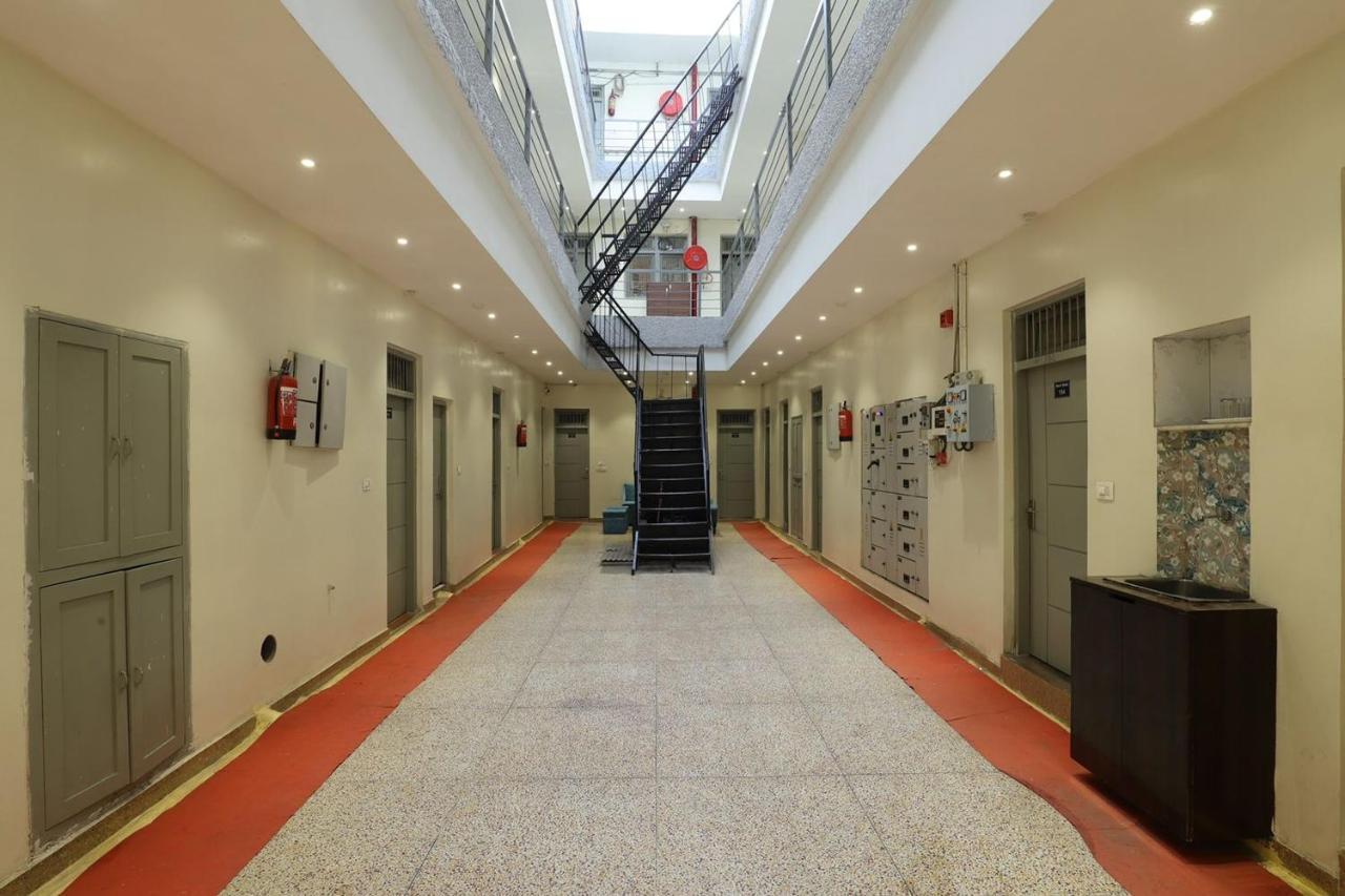 Amrit Hotel Нью-Делі Екстер'єр фото