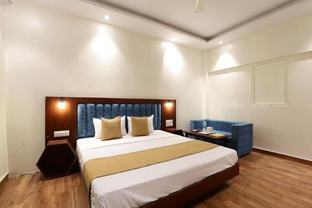 Amrit Hotel Нью-Делі Екстер'єр фото