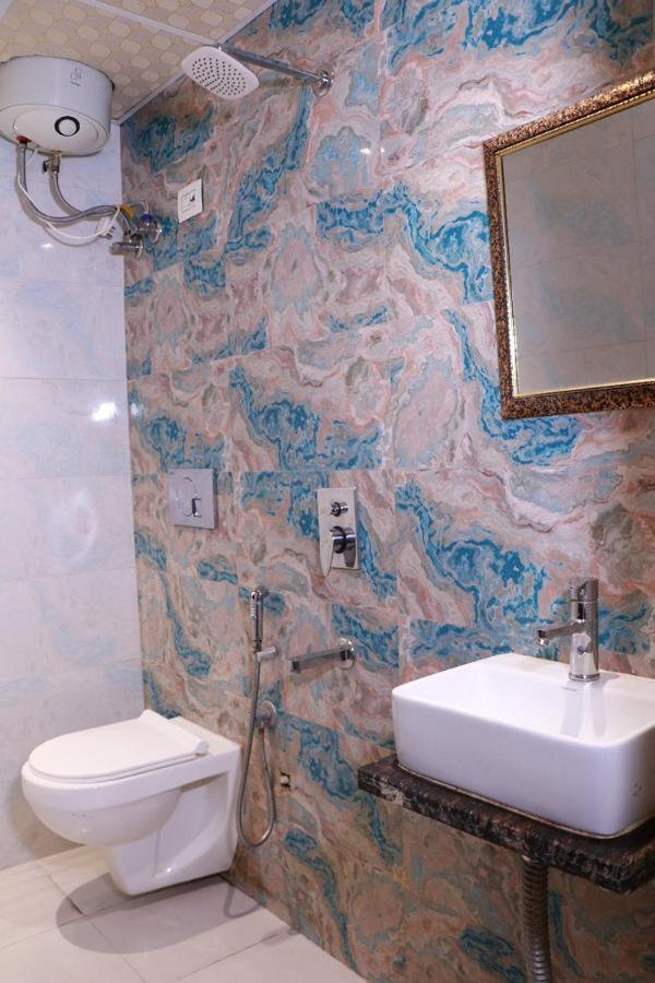 Amrit Hotel Нью-Делі Екстер'єр фото