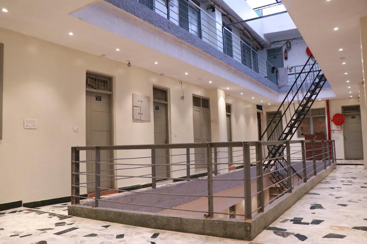 Amrit Hotel Нью-Делі Екстер'єр фото